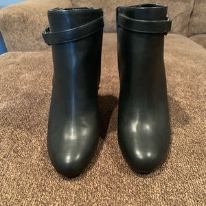 NWT Express leather wedge bootie Size 7
